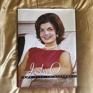 Rare Jackie O. A Life in Pictures Book